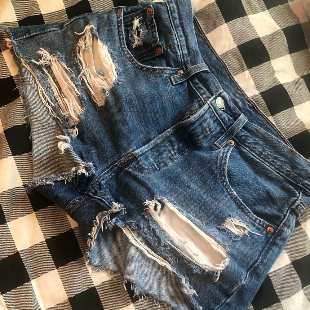 Levi size 27 jean shorts